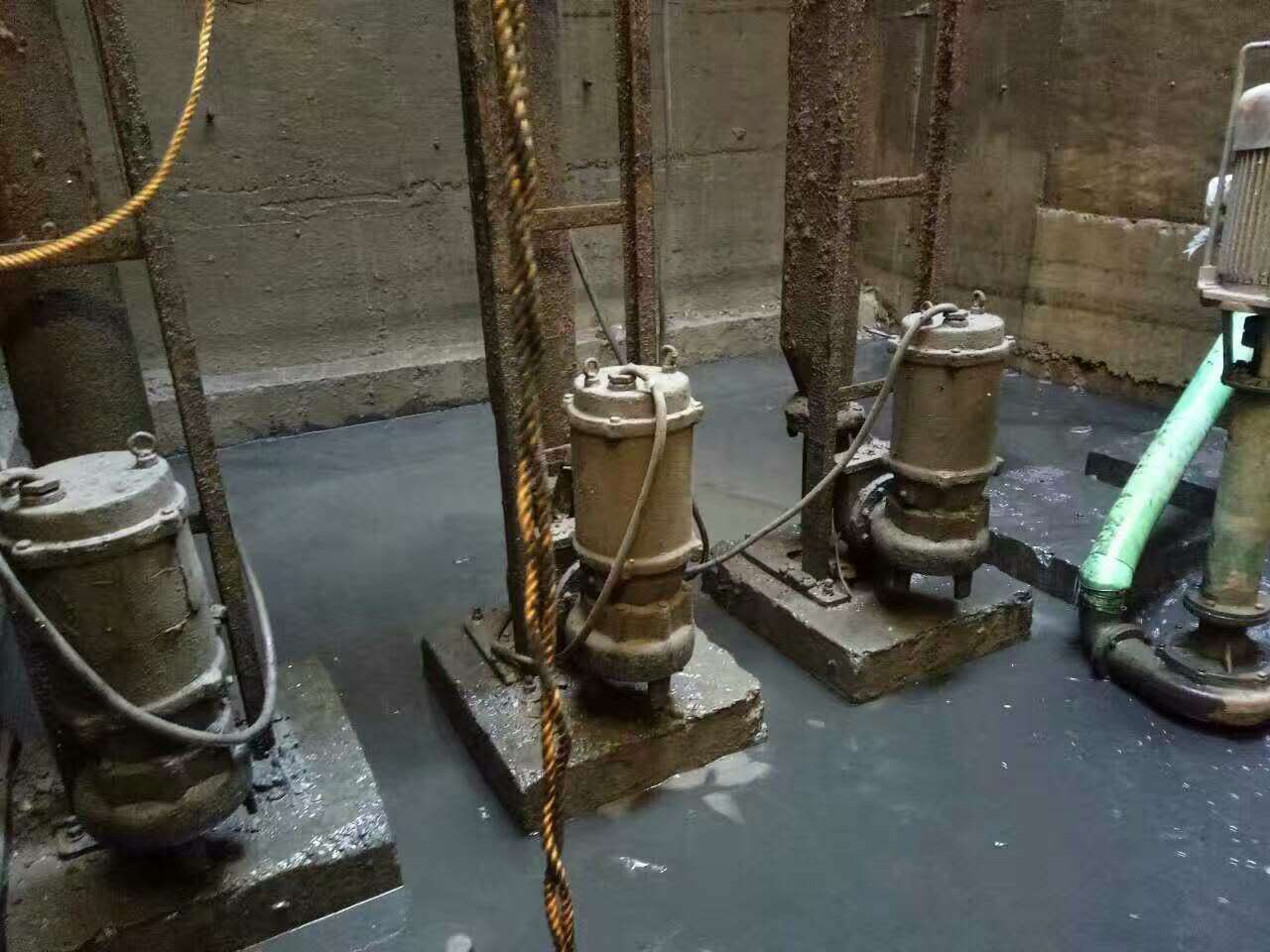 中站污水池清理